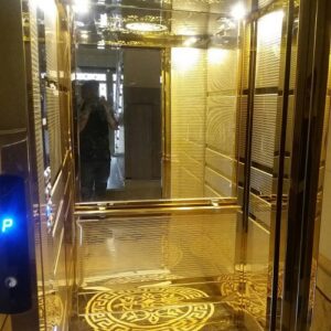 علت نصب آینه در آسانسور
